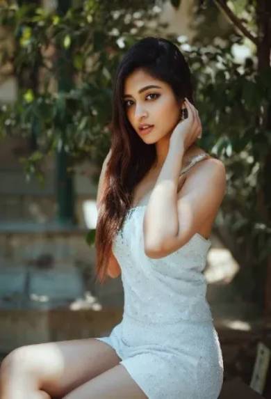 Zoya — profile photo, Manali
